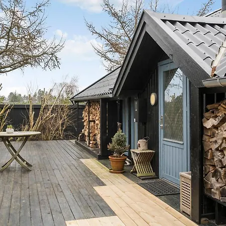 3 Bedroom In Holiday home